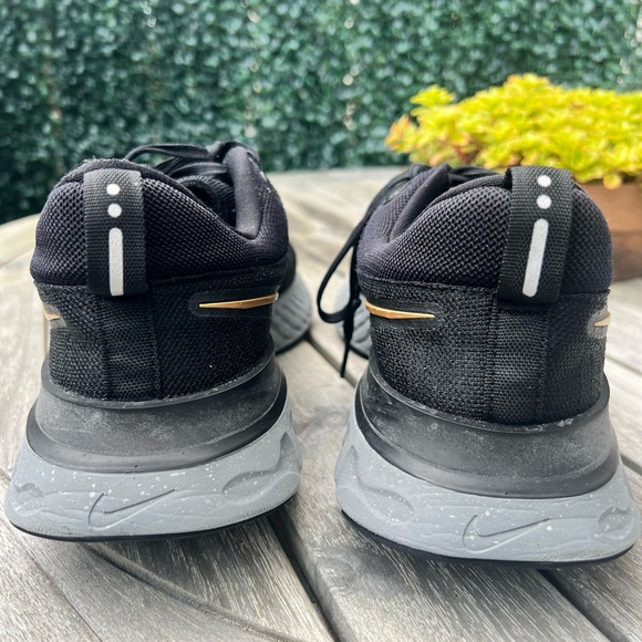 **Nike React Infinity Run Flyknit 2 'Black Metallic Gold'**  Size 11 - Picture 3 of 4
